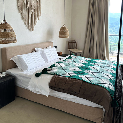 Green Chic Argyle Diamond Knit Throw Blanket with Tassels - Versatile Sofa & Bed Accent - 135 x 125cm - Image 3