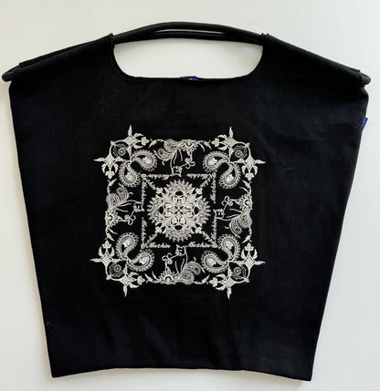 Printed Canvas Tote Bag - Water-Resistant, Large Capacity Shoulder Bag with Intricate Pattern(Black Cashew Flower)