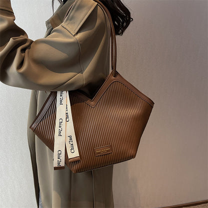 Chic Textured PU Leather Tote Bag with V-Cut Design & Decorative Ribbon Strap Accent(Coffee) - Image 4