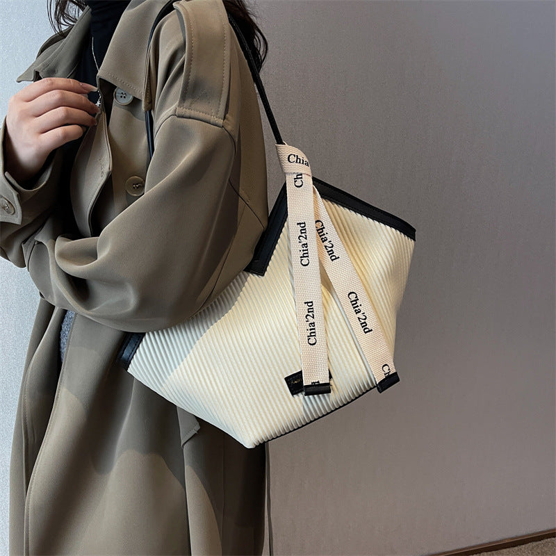 Chic Textured PU Leather Tote Bag with V-Cut Design & Decorative Ribbon Strap Accent(Green) - Image 2