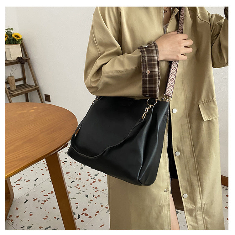 Black Chic 2-Piece Tote Bag Set - Large Capacity Commuter Handbag with Wide Strap Crossbody Purse - Image 2