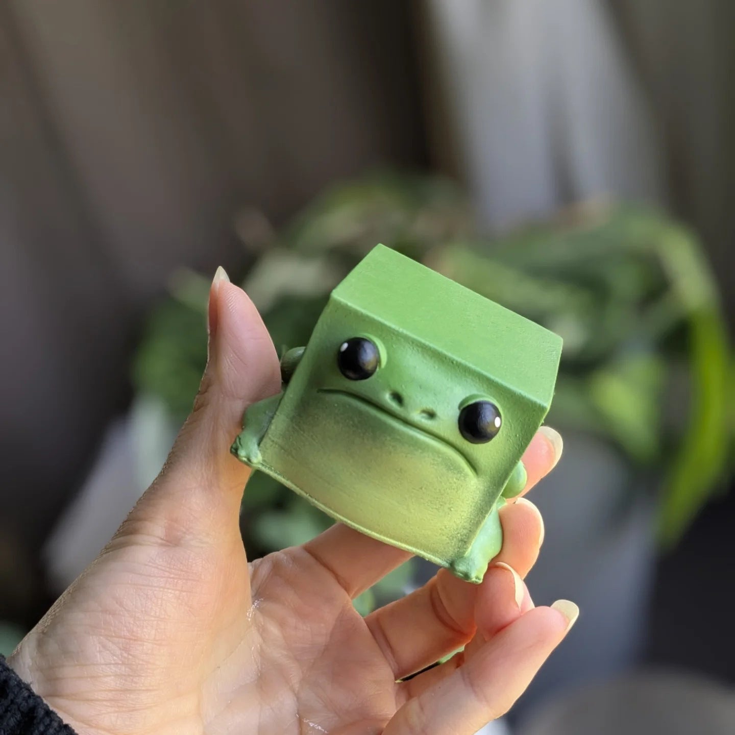 Adorable Ugly-Cute Frog Resin Figurine – 2-Pack Set for Desk, Home & Office Decor - Image 3