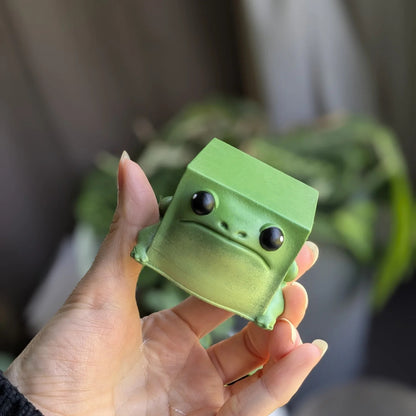 Adorable Ugly-Cute Frog Resin Figurine – 2-Pack Set for Desk, Home & Office Decor - Image 3