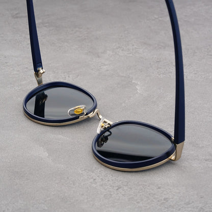 Black-rimmed Green Lenses Retro Round Sunglasses Vintage Metal & PC Frame Casual Classic Style for Men and Women - Lightweight 137mm Width - Image 3