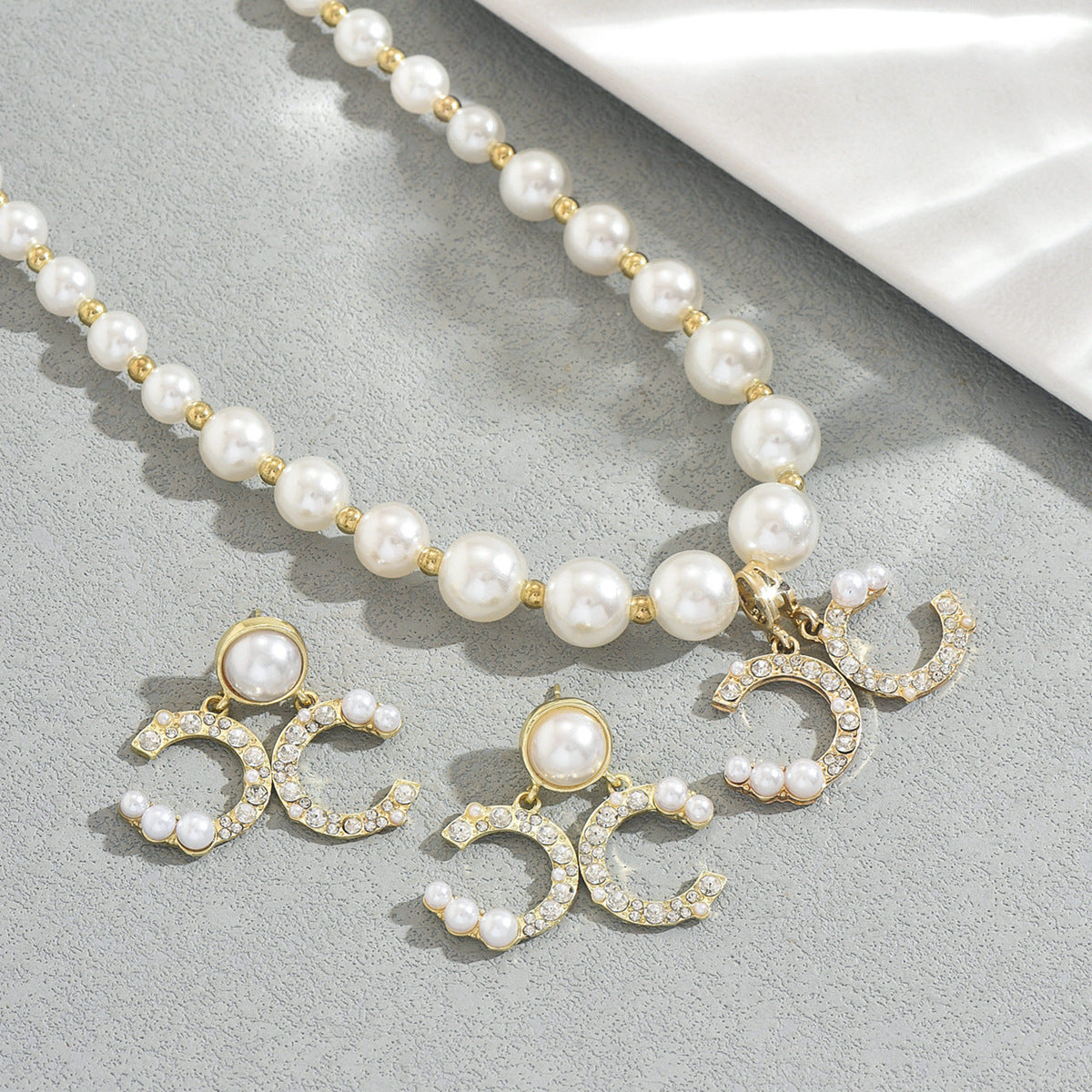Elegant Women's Jewelry Set – Geometric C-Shape Pendant Necklace with Pearl Chain and Matching Earrings - Image 2