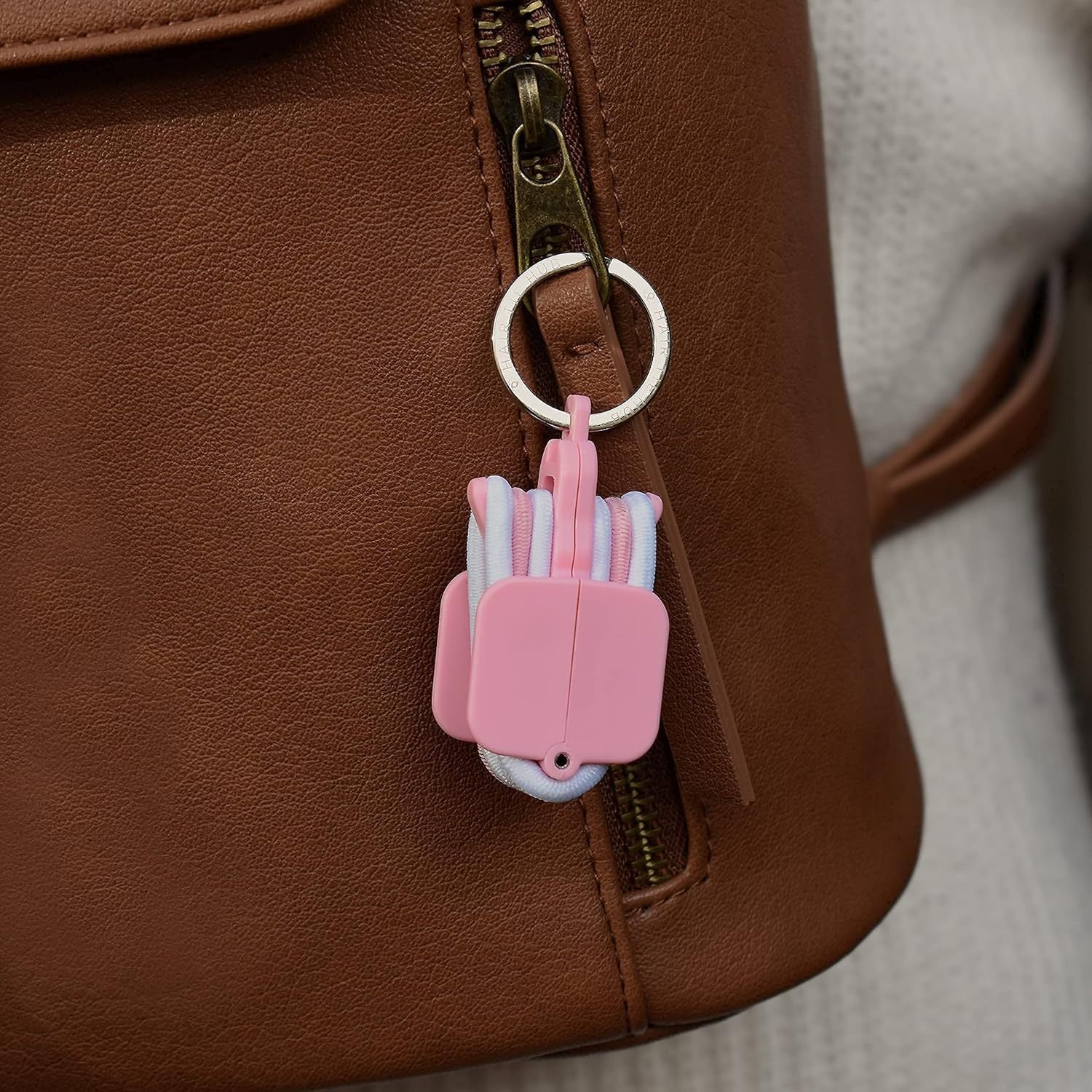 3-PCS Pink Portable Hair Tie Organizer Keychain Compact Hair Accessories Holder with Clip for Travel School Bag and Purse - Image 4