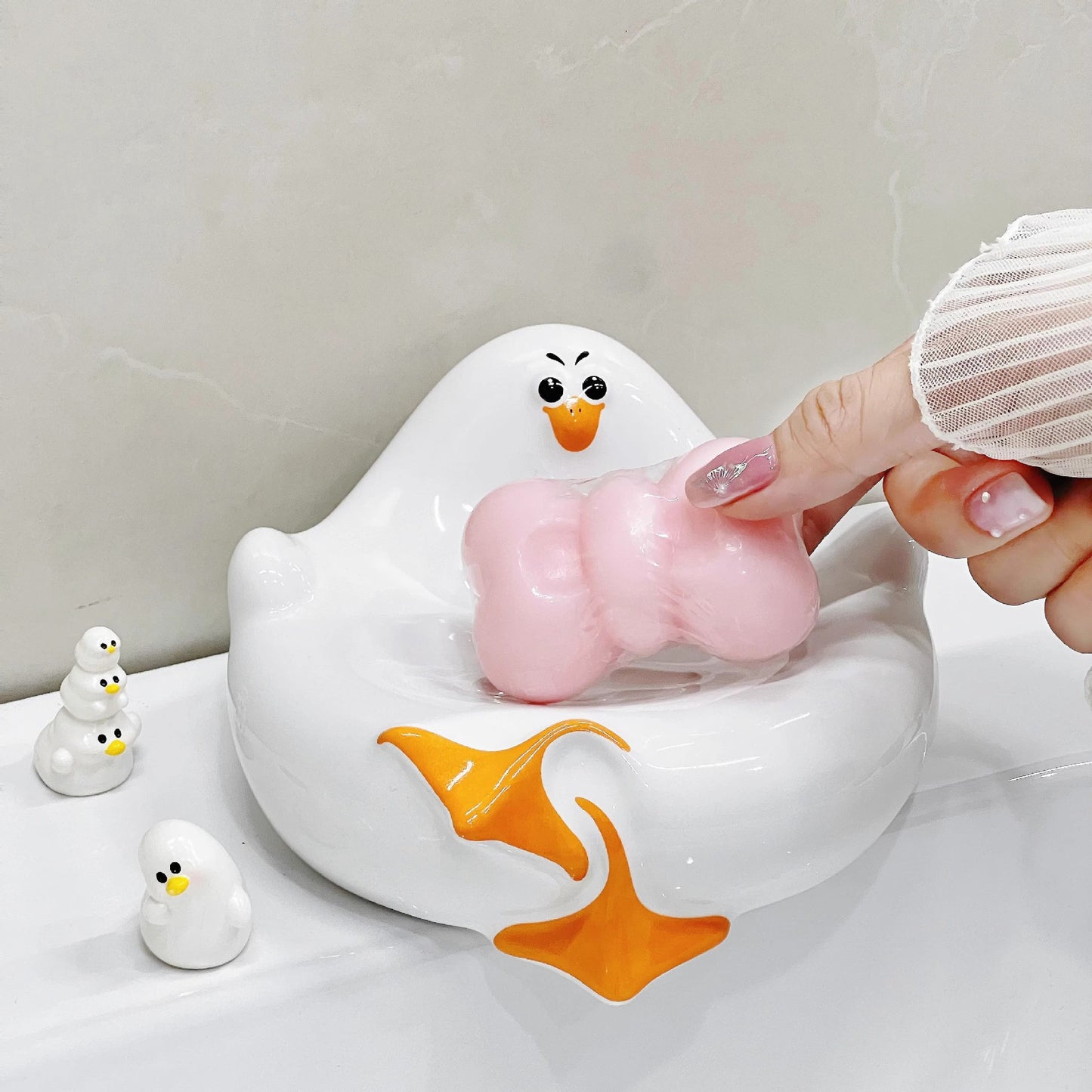 White Ceramic Seagull Soap Dish with Drainage Cute Cartoon Animal Soap Bar Holder for Bathroom Kitchen Sink Novelty Home Decor  - Image 3