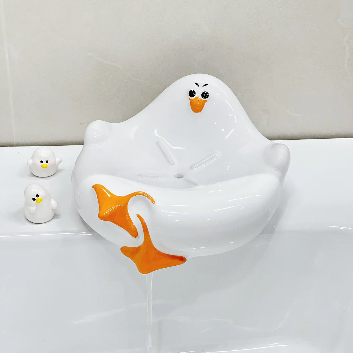 White Ceramic Seagull Soap Dish with Drainage Cute Cartoon Animal Soap Bar Holder for Bathroom Kitchen Sink Novelty Home Decor  - Image 4