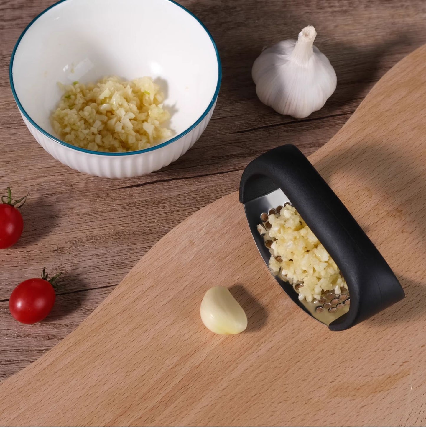 Black Stainless Steel Garlic Press Rocker Ergonomic Garlic Crusher and Ginger Mincer Professional Kitchen Tool - Image 9