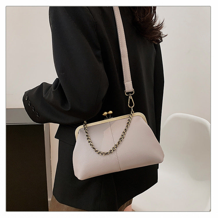 Light Purple Retro Women's Shell Handbag - European Style Clip Lock Closure PU Clutch/Shoulder Bag with Chain Strap - Image 3