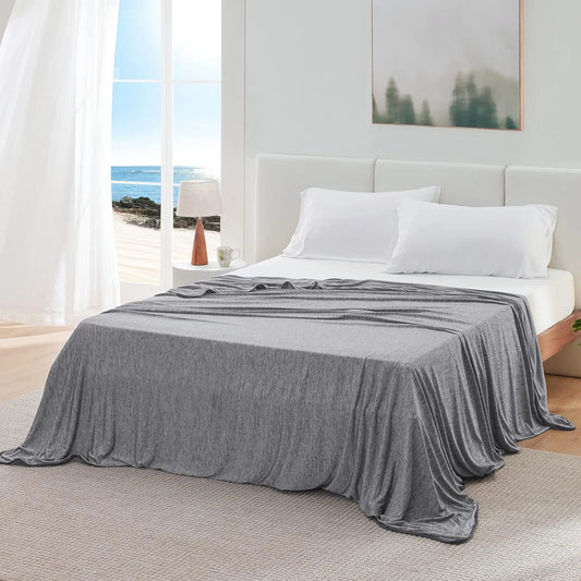Light Grey Cooling Throw Blanket 100x150CM - Ultra Lightweight Breathable All-Season Quilt, Hand / Machine Washable - Image 2