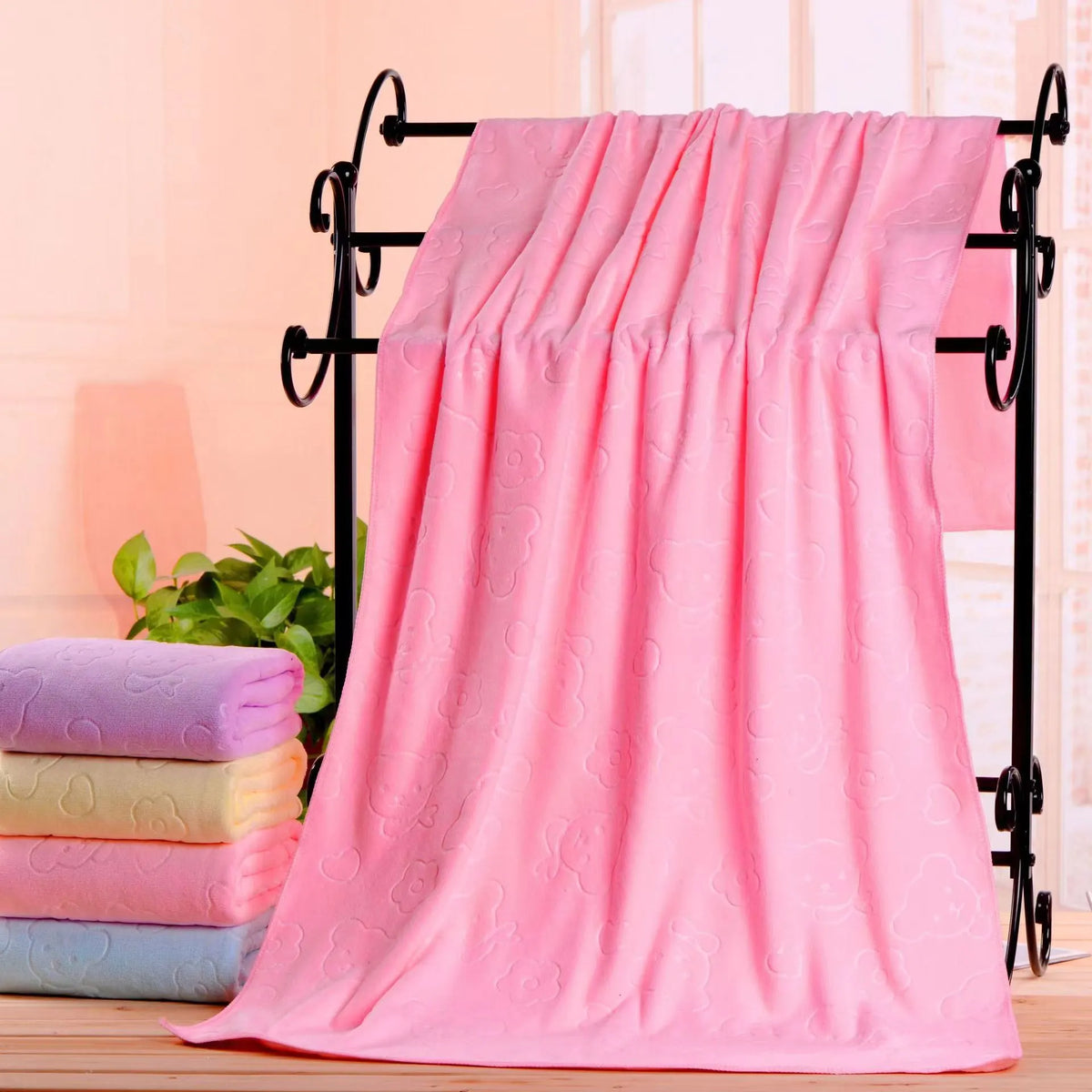 2-Pack Pink Embossed Microfiber Bear Bath Towels – 70 x 140 cm, Ultra-Absorbent and Soft for Bath, Beach & Gym