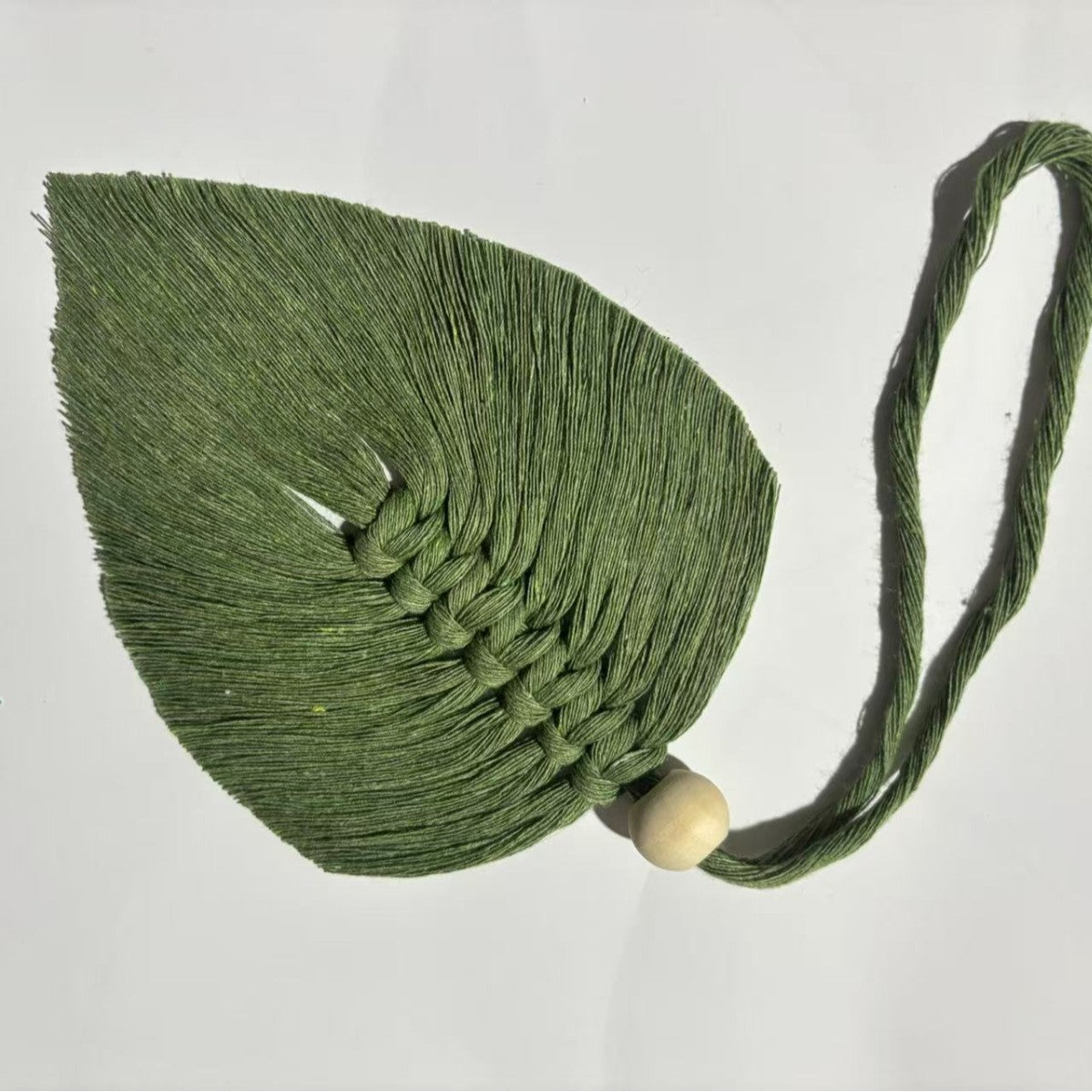 4 PCS Macrame Leaf Wall Hanging Set Handmade Cotton Boho Feather Ornaments Green & Beige for Nursery Home Decor - Image 4