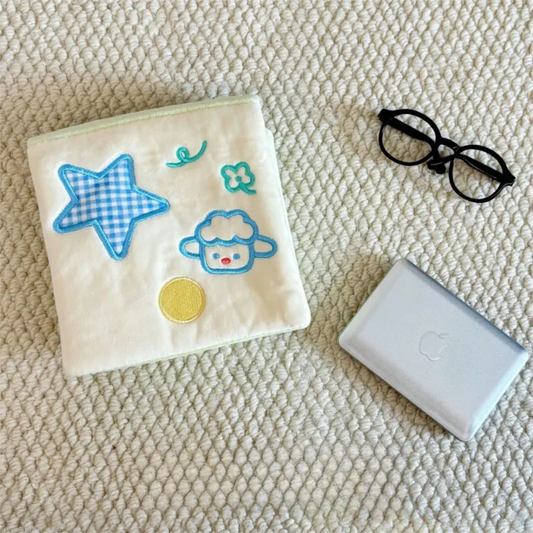 Soft Plush Interactive Sniffing Wallet with Hidden Treat Pockets (Style 2) - Squeaky Enrichment & Boredom Buster for Dog