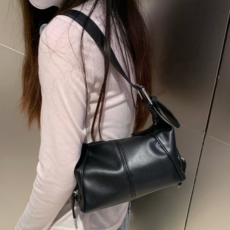 Black PU Leather Zippered Shoulder Bag – Retro European Style Crossbody and Handheld Bag - Image 3