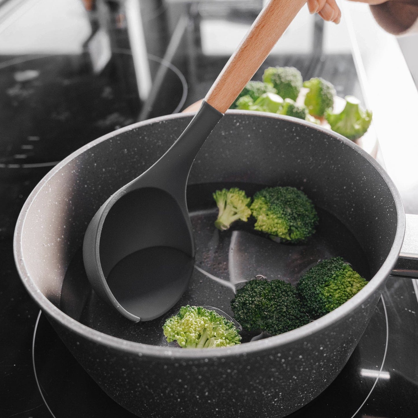 Beechwood & silicone ladle charcoal - Image 2