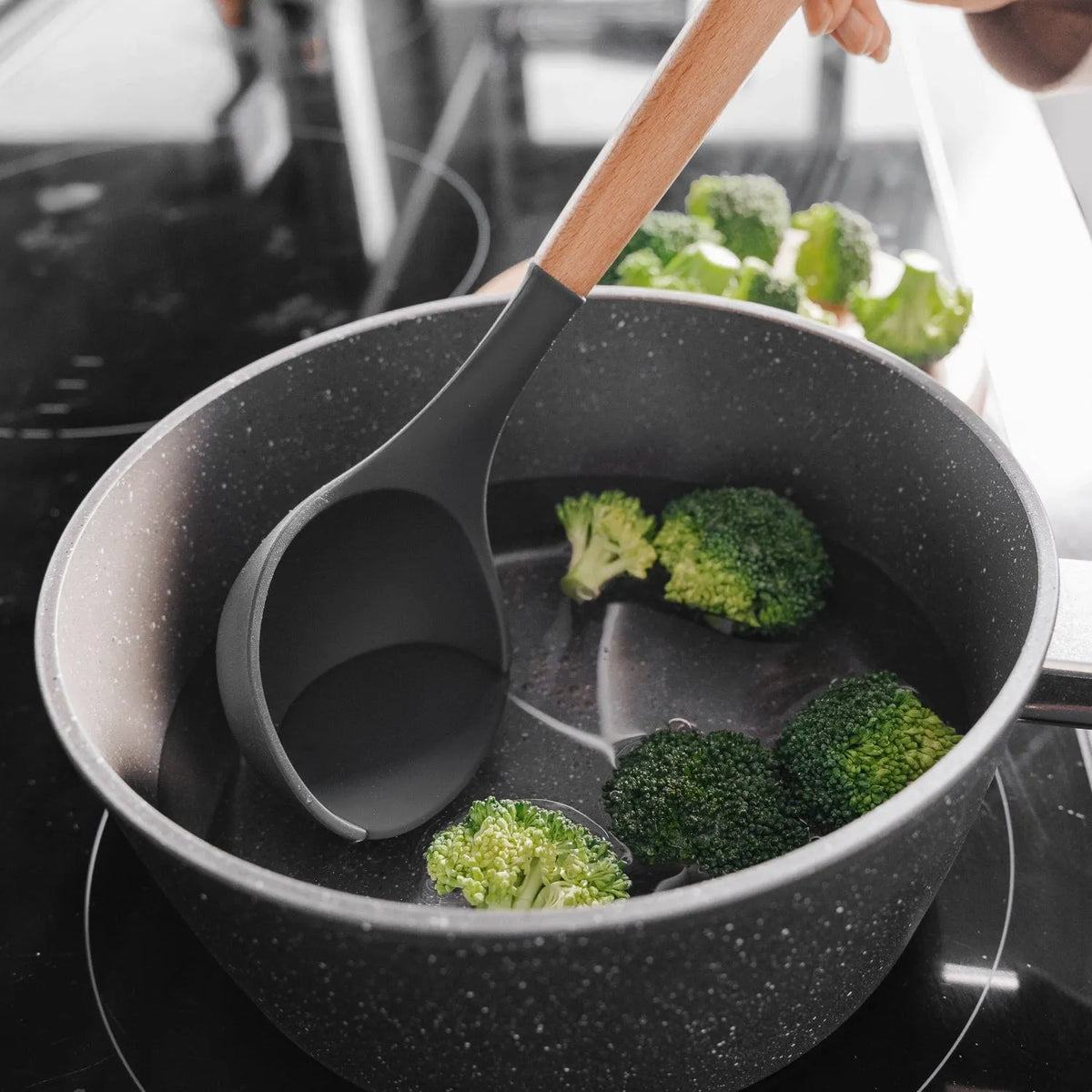 Beechwood & silicone ladle charcoal - Image 2