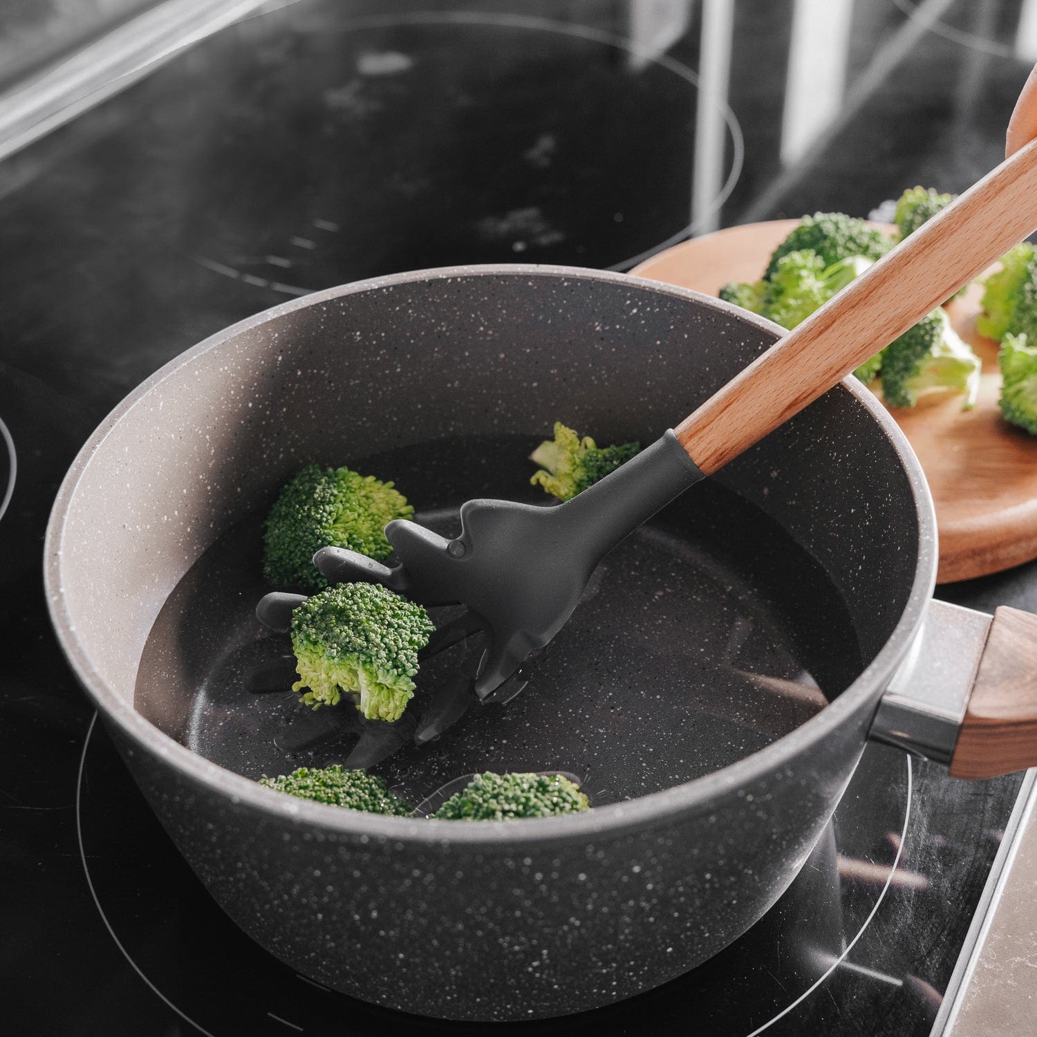 Beechwood & silicone pasta spoon charcoal - Image 3
