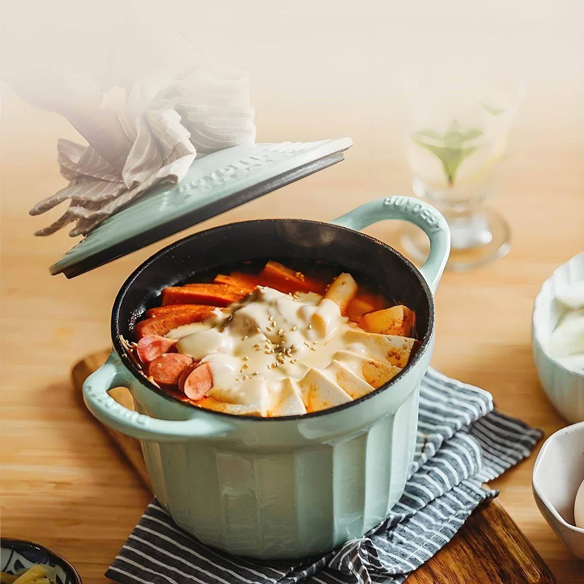 BUYDEEM 1.8L Enameled Cast Iron Dutch Oven CP541 - Image 4