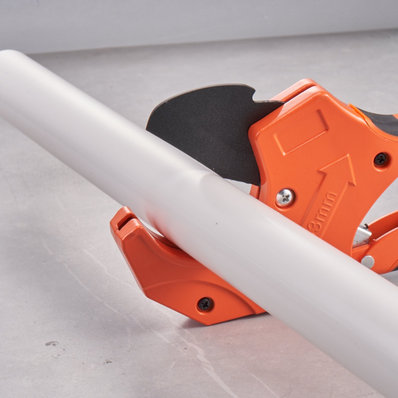 PVC Pipe Cutter, 0-2-1/2" O.D. Ratcheting PVC Pipe Cutter, Heavy Duty Tube Cutting Tool with Spare SK5 Blade for PVC, CPVC, PP-R, PEX, PE, Rubber Hoses - Image 8