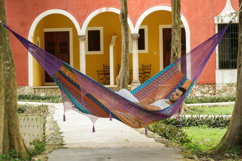 Outdoor undercover cotton Mayan Legacy hammock with hand crocheted tassels King Size Colorina - Image 4